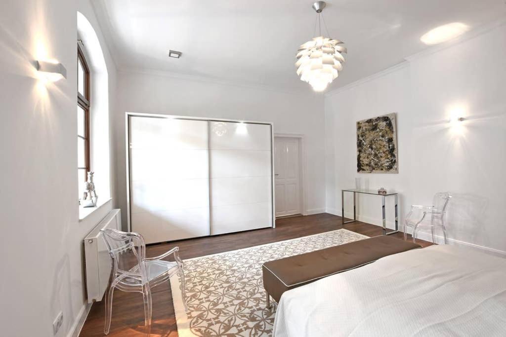 6,5 Luxury Room Apartment - Central Zwickau - 3 Bedrooms - 2 Bathrooms Экстерьер фото