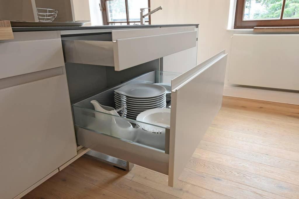 6,5 Luxury Room Apartment - Central Zwickau - 3 Bedrooms - 2 Bathrooms Экстерьер фото