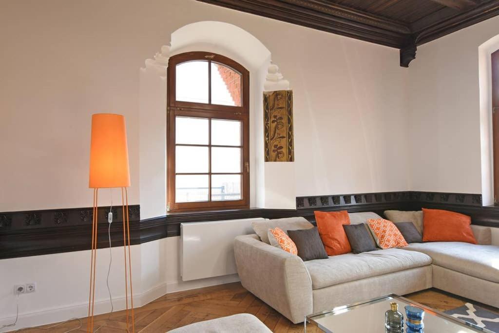 6,5 Luxury Room Apartment - Central Zwickau - 3 Bedrooms - 2 Bathrooms Экстерьер фото