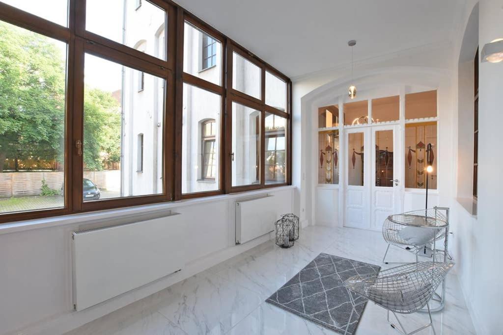 6,5 Luxury Room Apartment - Central Zwickau - 3 Bedrooms - 2 Bathrooms Экстерьер фото